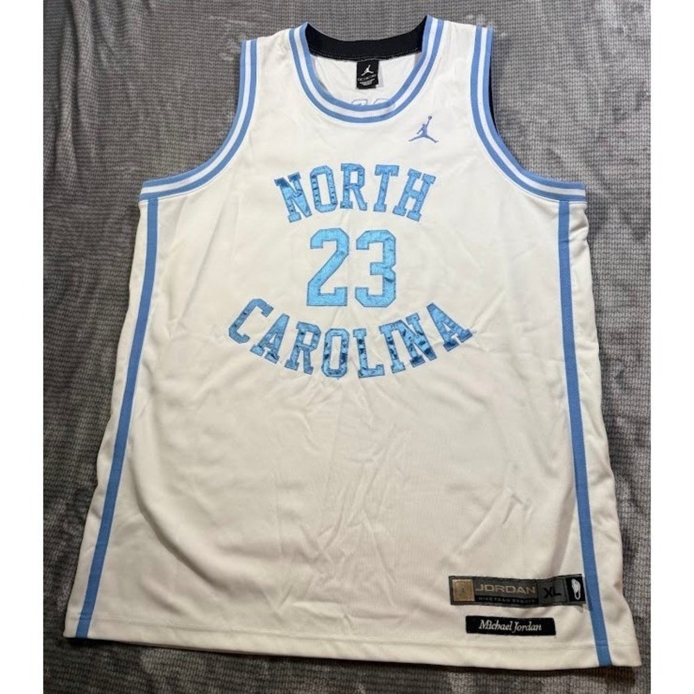 Jordan North Carolina Michael Jordan 23 Jersey Mens XL White Blue Stitched Nike